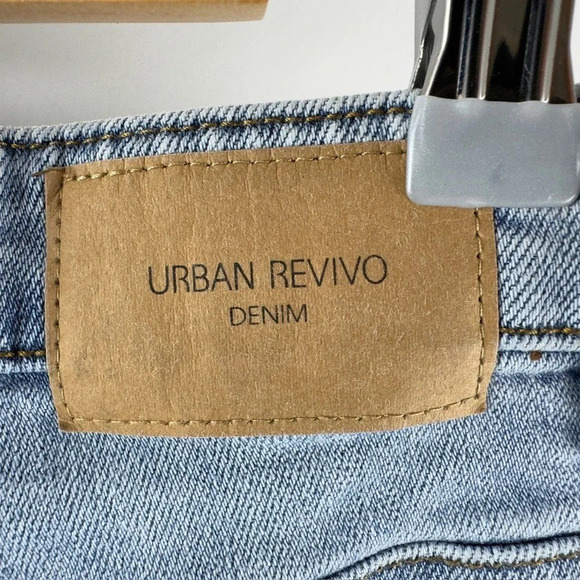 Urban Revivo Step Hem High Rise Jeans‎ - Picture 3 of 5